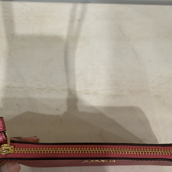 BNWOT Coach Leather Wristlet - Picture 5 of 10